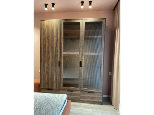 Tirane, jepet me qera apartament 1+1+Ballkon Kati 5, 75 m² 800 € (Golden Tower)