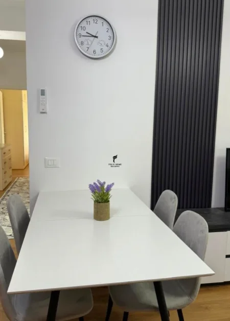 Tirane, jepet me qera apartament 2+1 Kati 7, 75 m² 500 € (ALI DEMI)