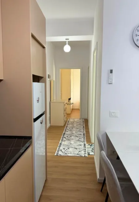 Tirane, jepet me qera apartament 2+1 Kati 7, 75 m² 500 € (ALI DEMI)