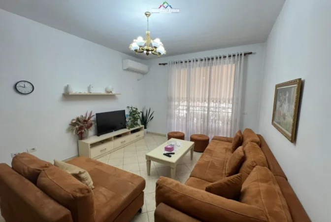 Tirane, jepet me qera apartament 2+1+Ballkon Kati 5, 130 m² 750 € (kompleksi panorama)