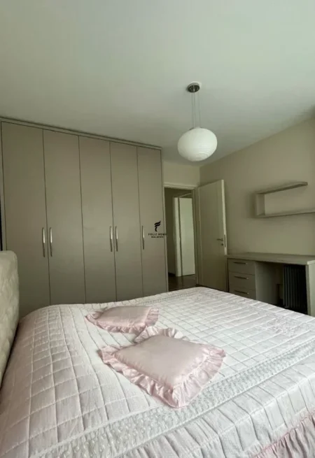 Tirane, jepet me qera apartament 2+1 Kati 2, 130 m² 1.500 € (TEG)