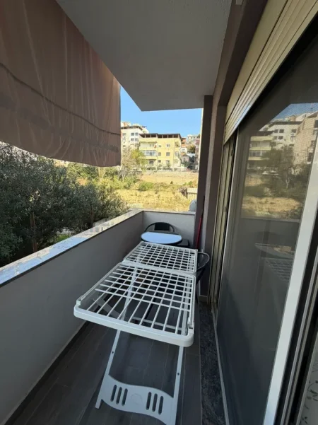 Durres, jepet me qera apartament 2+1+Ballkon Kati 2, 600 € (Vollga)