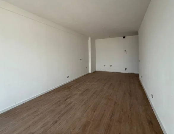 Tirane, jepet me qera zyre , 116 m² 900 € 