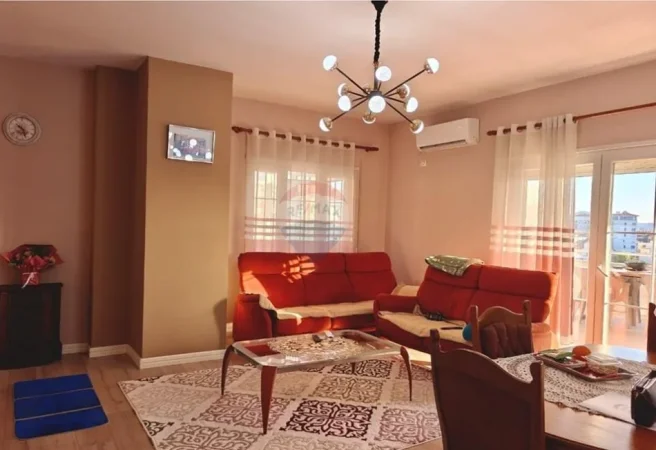Tirane, shitet apartament 3+1 Kati 5, 246 m² 232.000 € (Linze)