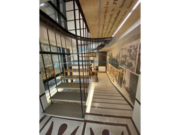 Durres, jepet me qera Kati 1, 125 m² 1.000 € (Fly, Durres)