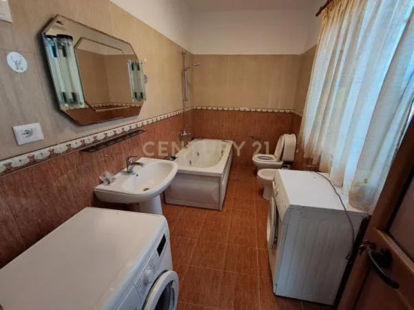 Shkoder, shitet apartament 2+1 Kati 2, 100 m² 70.000 € (udha kryq)
