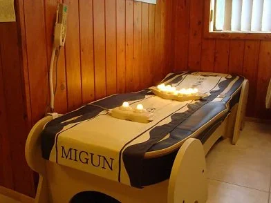 Tirane, shitet pajisje masazhi SHITET KREVAT MASAZHI MIGUN 2.900 €