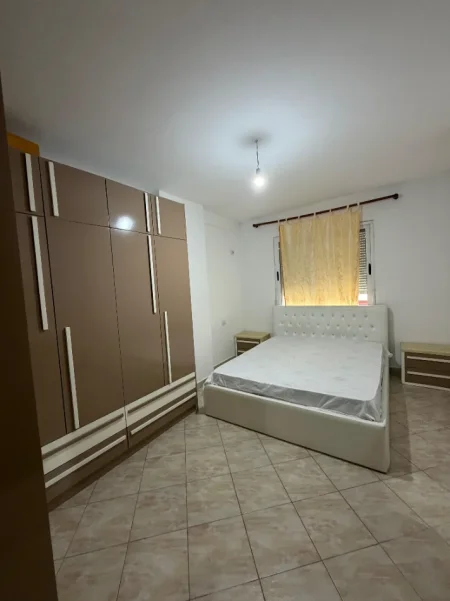 Tirane, jepet me qera apartament 1+1 Kati 6, 60 m² 380 € (Rruga Tom Plezha)
