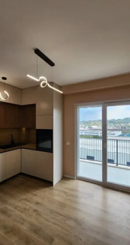 Tirane, jepet me qera apartament 2+1+Ballkon Kati 8, 93 m² 510 € 