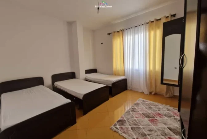 Tirane, jepet me qera Vile 1+1+Aneks+Ballkon Kati 4, 70 m² 470 € (21 dhjetori)
