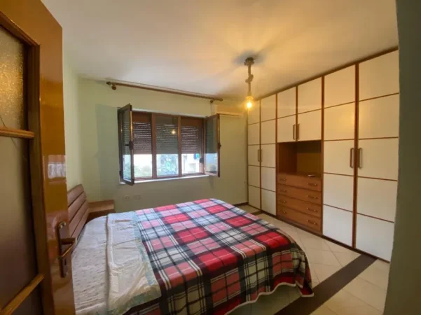 Tirane, jepet me qera apartament 1+1 Kati 3, 70 m² 500 € (Delijorgji)