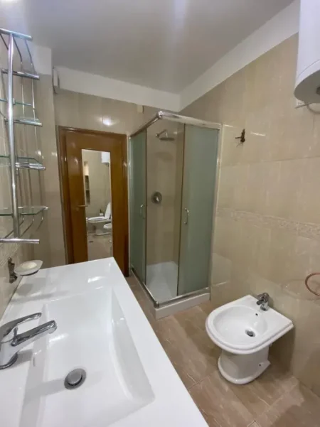 Tirane, jepet me qera apartament 1+1 Kati 3, 70 m² 500 € (Delijorgji)