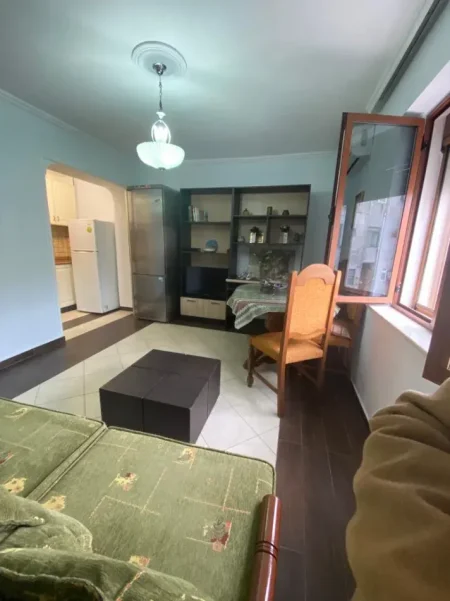 Tirane, jepet me qera apartament 1+1 Kati 3, 70 m² 500 € (Delijorgji)