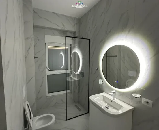 Tirane, jepet me qera apartament 1+1+Ballkon Kati 7, 70 m² 490 € (pasho hysa)