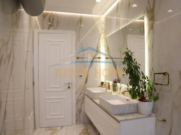 Tirane, shitet apartament 4+1 Kati 6, 257 m² 650.000 € (Selite)