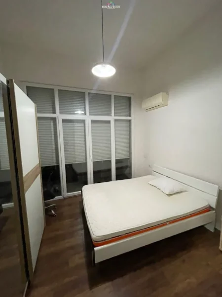 Tirane, jepet me qera apartament 2+1 Kati 8, 105 m² 900 € (zogu i zi)