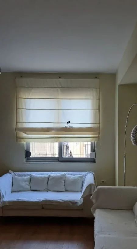 Tirane, jepet me qera apartament 1+1 Kati 6, 60 m² 550 € (KOMUNA E PARISIT)