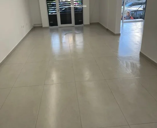 Tirane, jepet me qera dyqan Kati 1, 1.040 € (Rruga Dritan Hoxha)