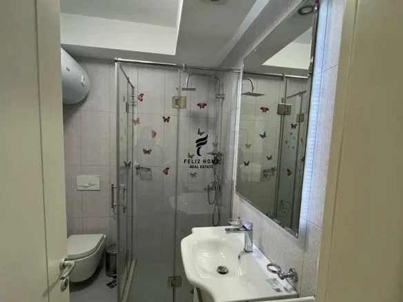 Tirane, jepet me qera apartament 2+1+Ballkon Kati 2, 133 m² 1.500 € (TEG)