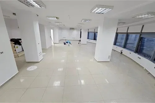 Tirane, jepet me qera zyre Kati 4, 300 m² 3.000 € (Selvia)