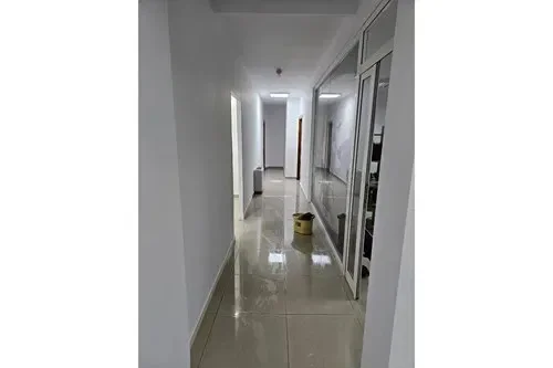 Tirane, jepet me qera zyre Kati 4, 300 m² 3.000 € (Selvia)