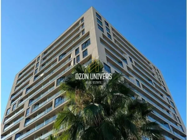 Tirane, shitet apartament 3+1+Ballkon Kati 4, 152 m² 516.800 € (Golden Tower, Mine Peza)