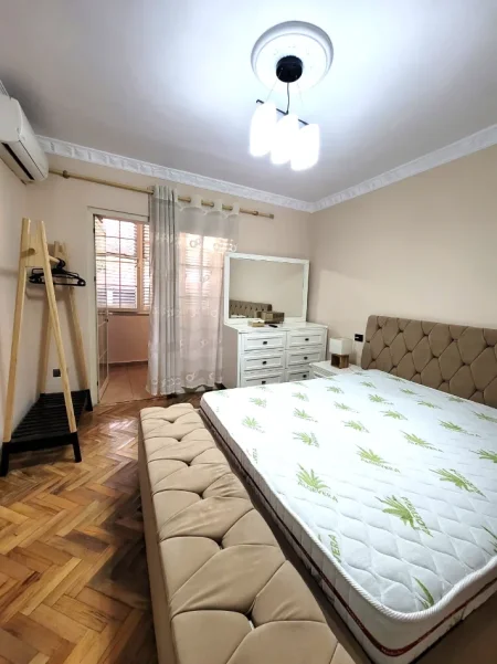 🏠 APARTAMENT 2+1 ME QIRA – QENDER , RRUGA FORTUZI , 650 EURO