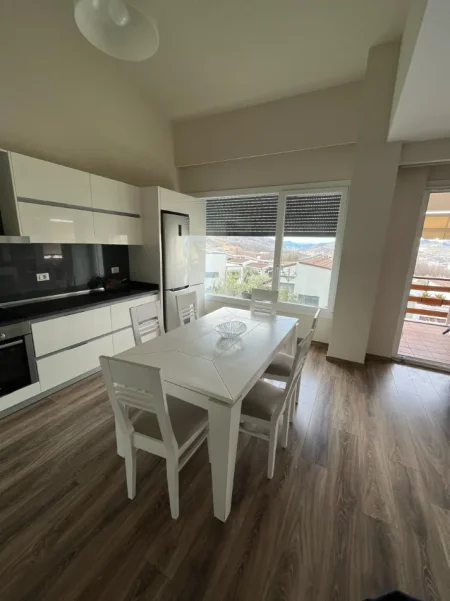 Tirane, jepet me qera apartament 2+1+Ballkon Kati 2, 130 m² 1.500 € (TEG | Long Hill Residence)