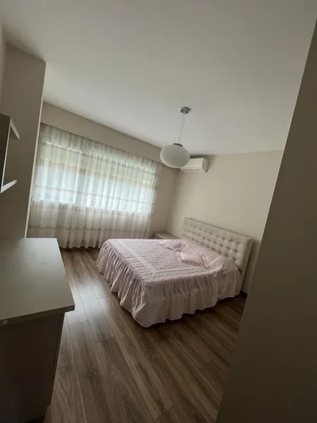 Tirane, jepet me qera apartament 2+1+Ballkon Kati 2, 130 m² 1.500 € (TEG | Long Hill Residence)