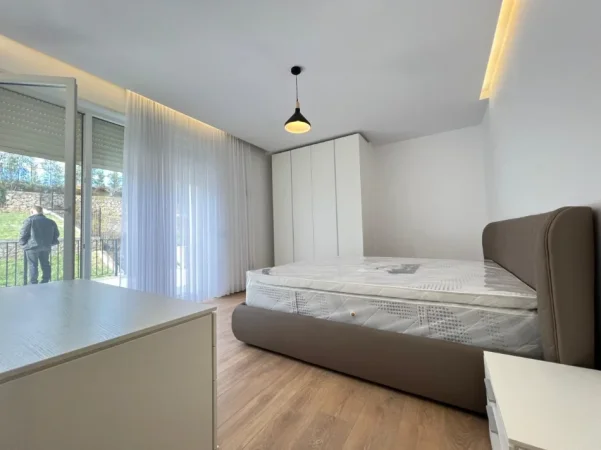 Vilë për Shitje – Elegancë, Hapësirë dhe Privatësi