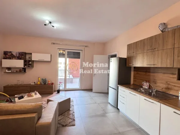 Tirane, jepet me qera apartament 1+1 Kati 5, 75 m² 400 € (Paskuqan)
