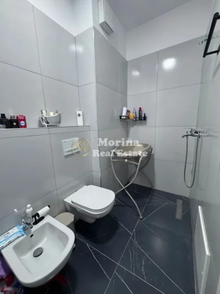 Tirane, jepet me qera apartament 1+1 Kati 5, 75 m² 400 € (Paskuqan)