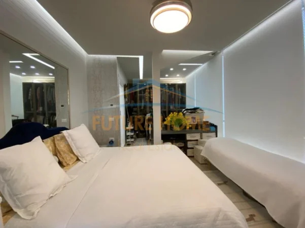 Tirane, shitet apartament 3+1+Aneks+Ballkon Kati 5, 203 m² 650.000 € (Liqeni i Thate)