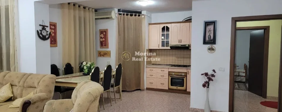 Tirane, jepet me qera apartament 2+1 Kati 5, 105 m² 900 € (Blloku)