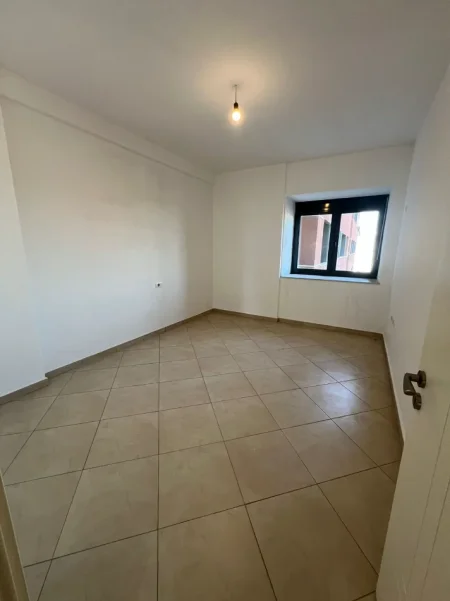 Tirane, shitet apartament 2+1 Kati 4, 102 m² 132.000 € (Casa Italia)