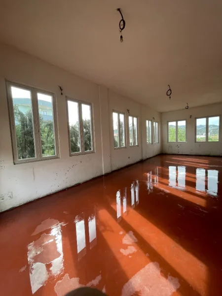 Tirane, jepet me qera magazine Kati 1, 120 m² 600 € (Peze-Helmes,Tirane)