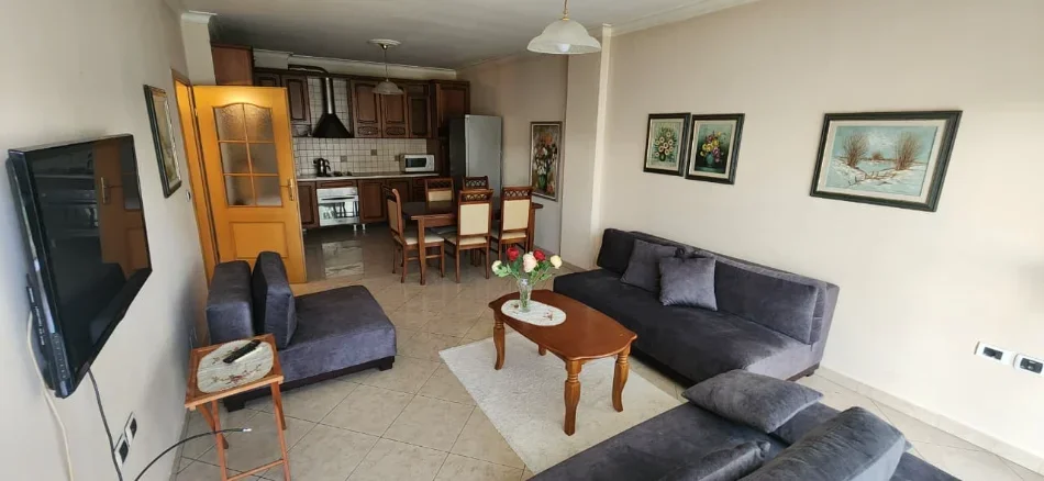 Tirane, jepet me qera apartament 2+1+Ballkon Kati 6, 104 m² 850 € (Blloku)