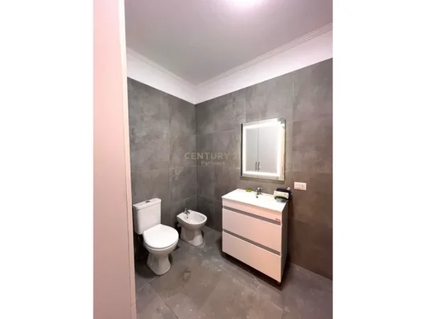 Tirane, shitet apartament 1+1 Kati 1, 61 m² 145.680 € (Bulevardi i Ri)