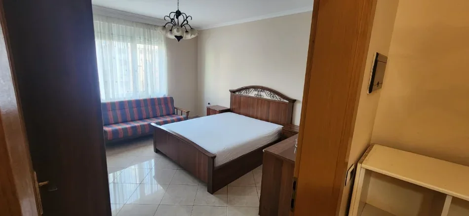 Tirane, jepet me qera apartament 2+1+Ballkon Kati 6, 104 m² 850 € (Blloku)