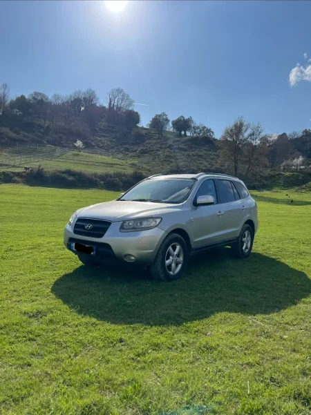Tirane, shes makine Hyundai Santa Fe Nafte, automatik Klima 4.700 €