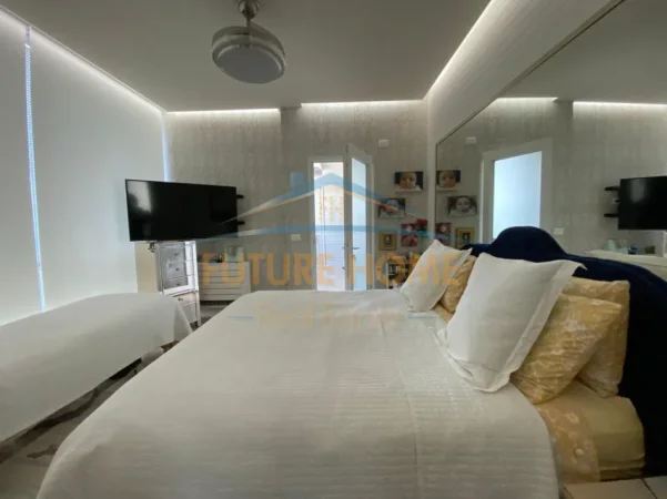 Tirane, shitet apartament 3+1+3+Ballkon Kati 5, 203 m² 650.000 € (Liqeni i Thate)