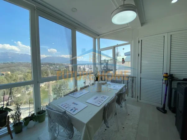 Tirane, shitet apartament 3+1+3+Ballkon Kati 5, 203 m² 650.000 € (Liqeni i Thate)
