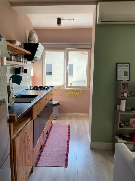 Tirane, jepet me qera apartament 2+1 Kati 4, 100 m² 600 € (ISH TREGU ELEKTRIK)