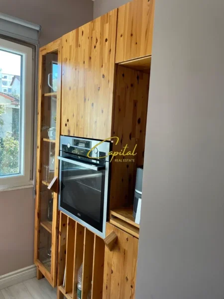 Tirane, jepet me qera apartament 2+1 Kati 4, 100 m² 600 € (ISH TREGU ELEKTRIK)