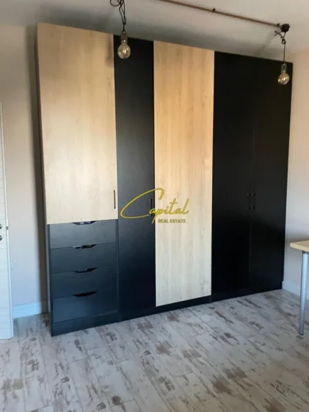 Tirane, jepet me qera apartament 2+1 Kati 4, 100 m² 600 € (ISH TREGU ELEKTRIK)
