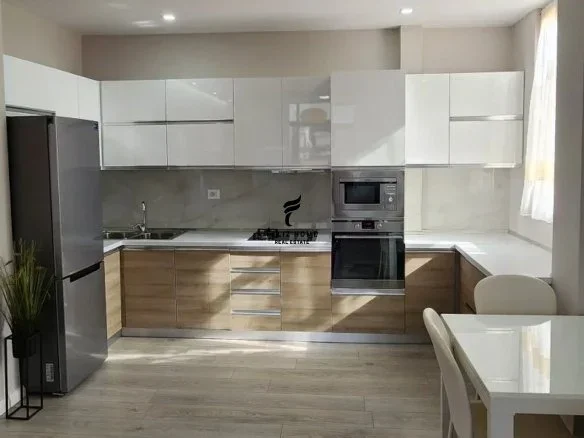 Tirane, jepet me qera apartament 1+1+Ballkon Kati 3, 78 m² 850 € (MYSLYM SHYRI)