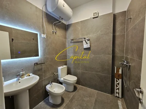Tirane, jepet me qera apartament 2+1 Kati 6, 100 m² 600 € (5 MAJI)