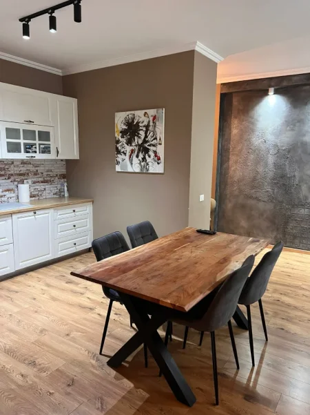 Tirane, jepet me qera apartament 2+1+Ballkon Kati 3, 108 m² 850 € (Apartament 2+1+2+Parking Per Qera Kopshti Botanik Plotesisht I Mobiluar)