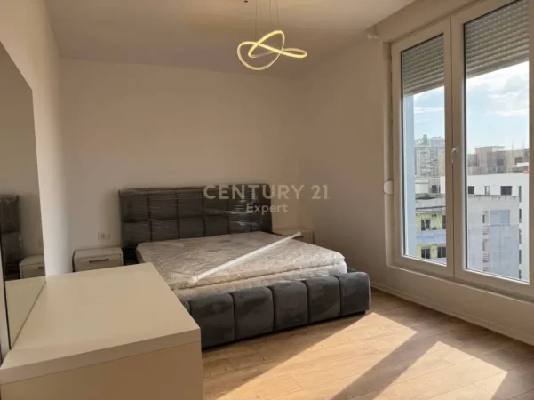 Tirane, jepet me qera apartament 1+1+Ballkon Kati 7, 85 m² 700 € (jordan misja)