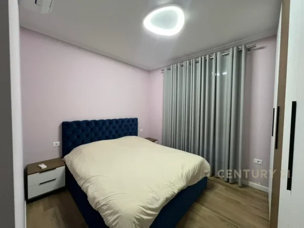 Tirane, jepet me qera apartament 2+1+Ballkon Kati 6, 97 m² 700 € (oxhaku)